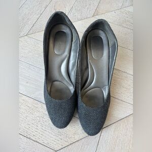 GUC Kelly and Katie herringbone heels size 10